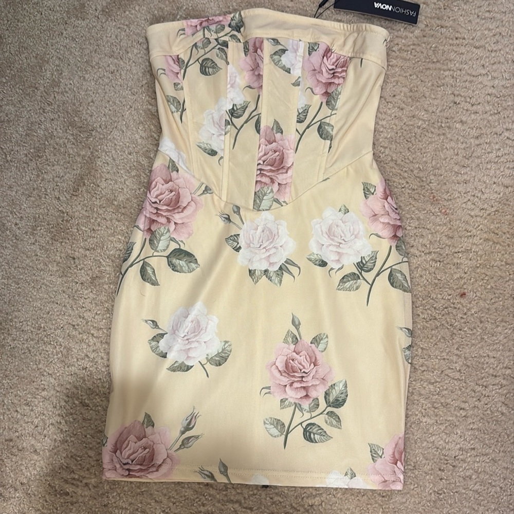 super cute yellow floral mini dress never worn